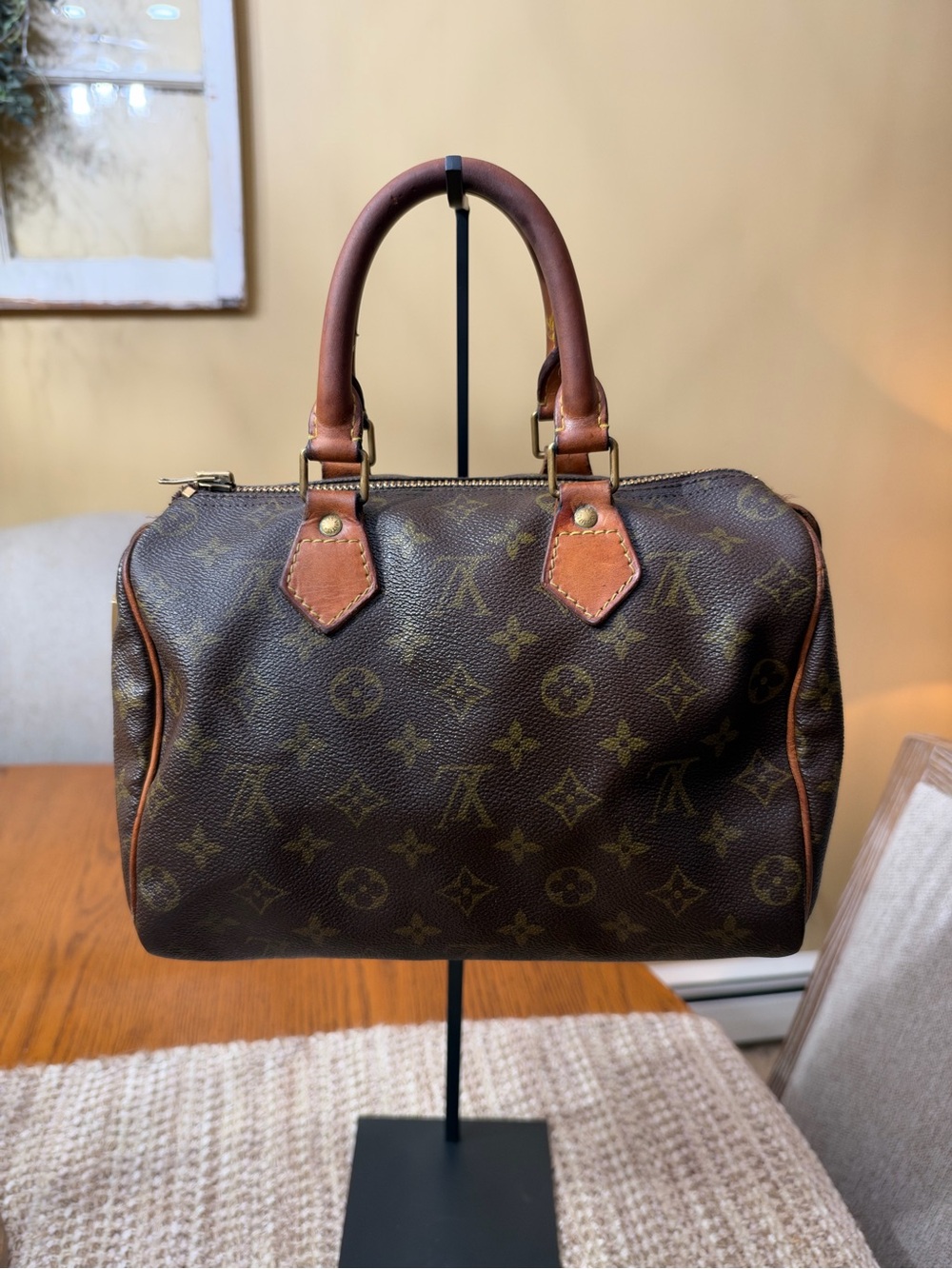 Authentic Louis Vuitton Speedy 25 Monogram Canvas Satchel